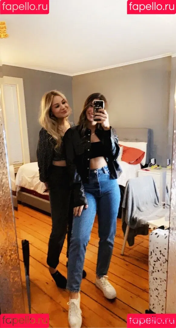 Leah Booth Onlyfans Photo Gallery 