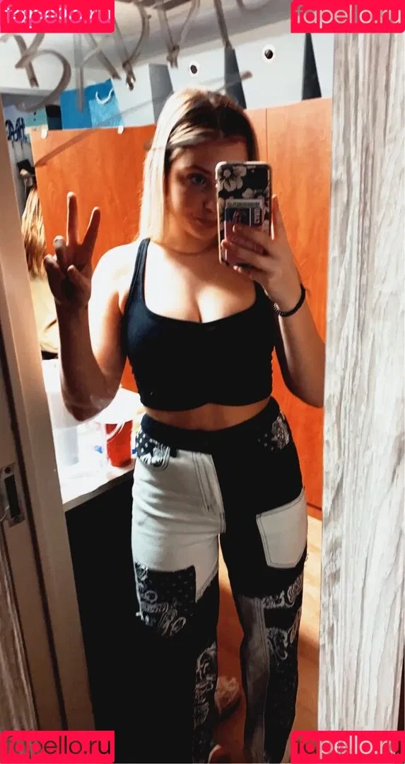Leah Booth Onlyfans Photo Gallery 