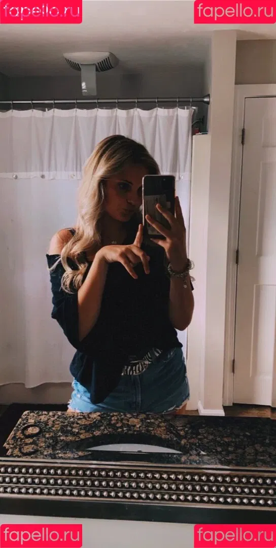 Leah Booth Onlyfans Photo Gallery 