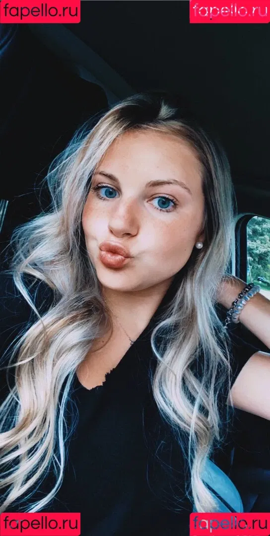 Leah Booth Onlyfans Photo Gallery 