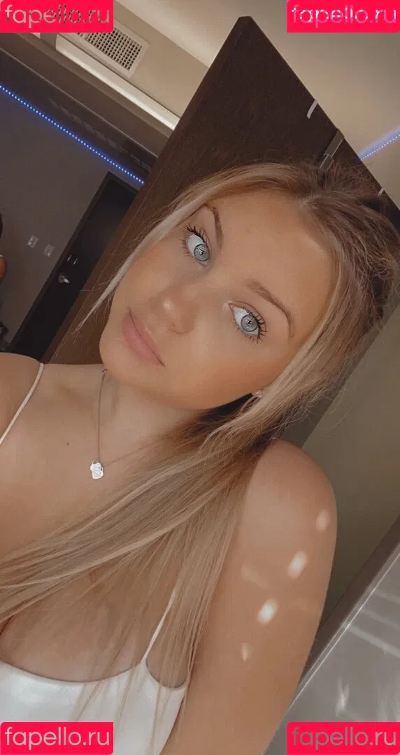 Leah Booth Onlyfans Photo Gallery 