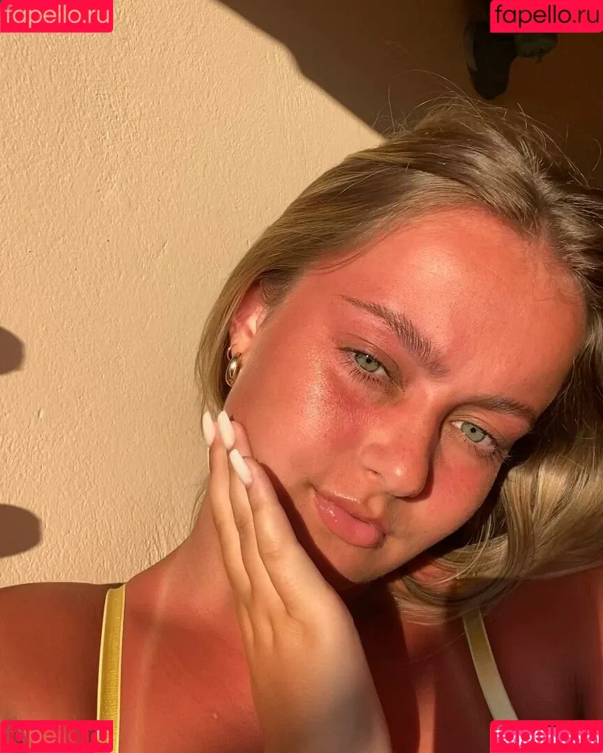 Leah Booth Onlyfans Photo Gallery 