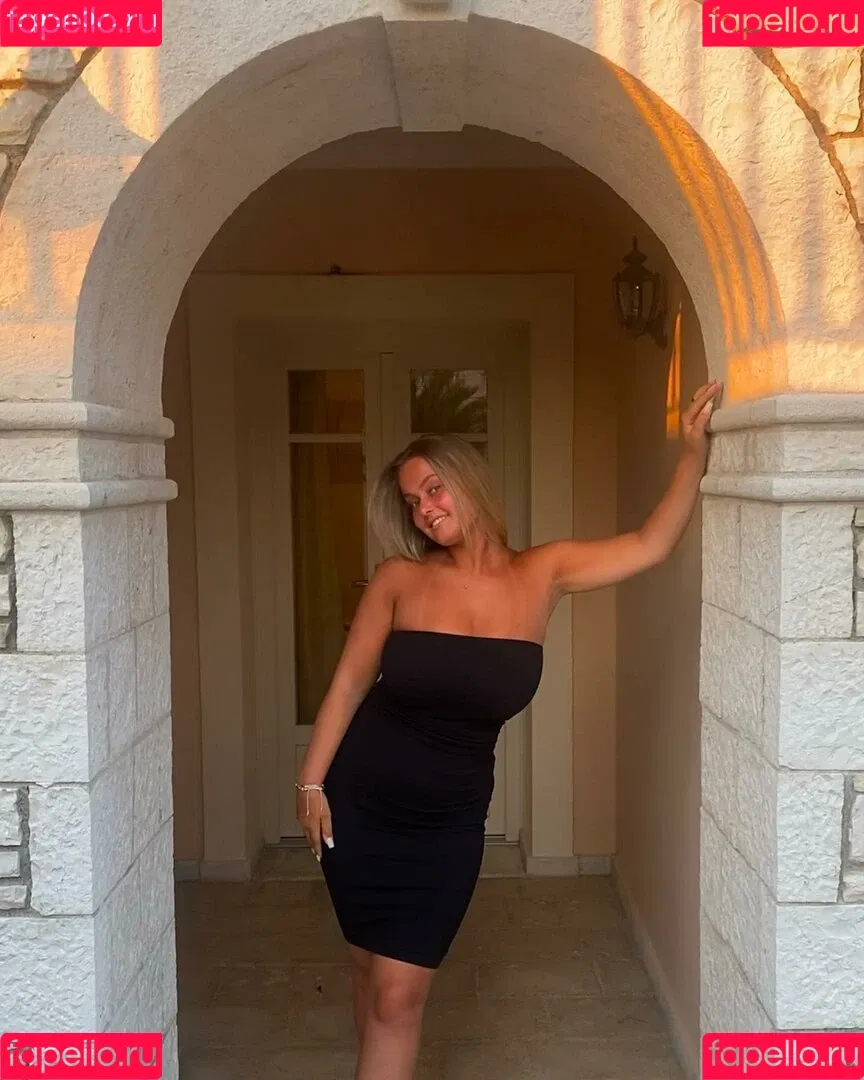 Leah Booth Onlyfans Photo Gallery 