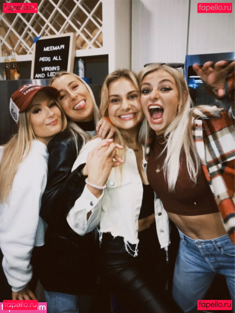 Leah Booth Onlyfans Photo Gallery 