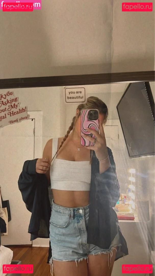 Leah Booth Onlyfans Photo Gallery 