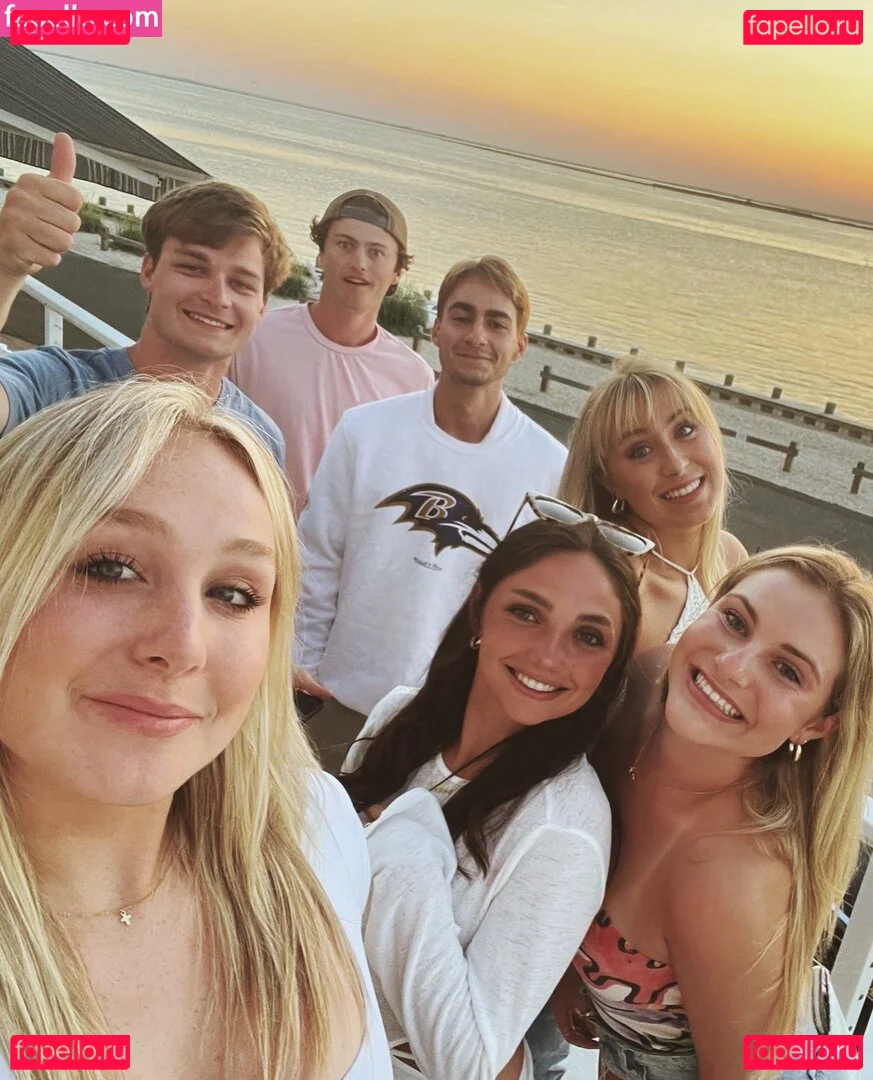 Leah Booth Onlyfans Photo Gallery 