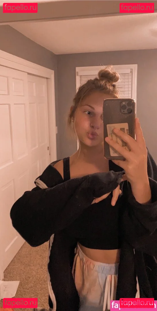 Leah Booth Onlyfans Photo Gallery 