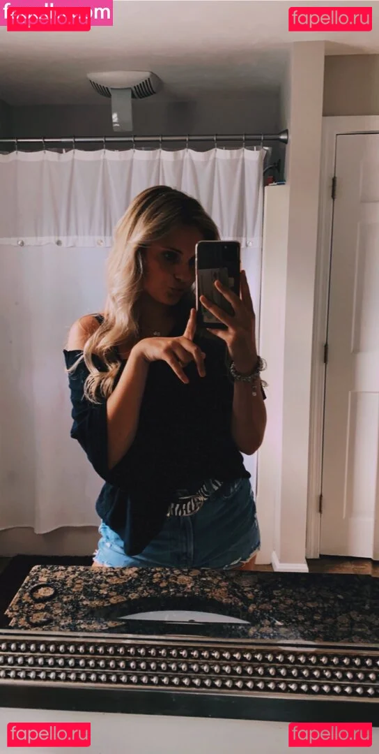 Leah Booth Onlyfans Photo Gallery 