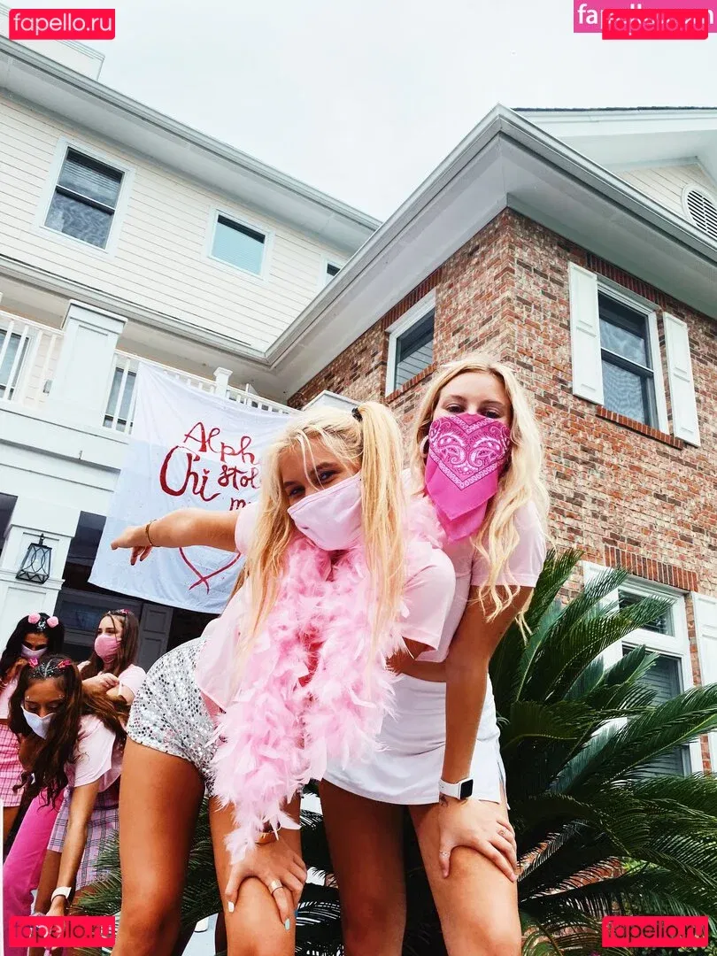 Leah Booth Onlyfans Photo Gallery 