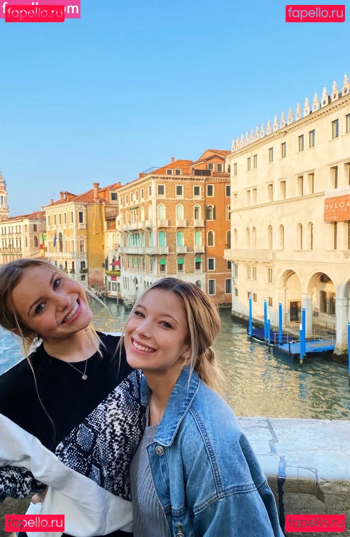 Leah Booth Onlyfans Photo Gallery 