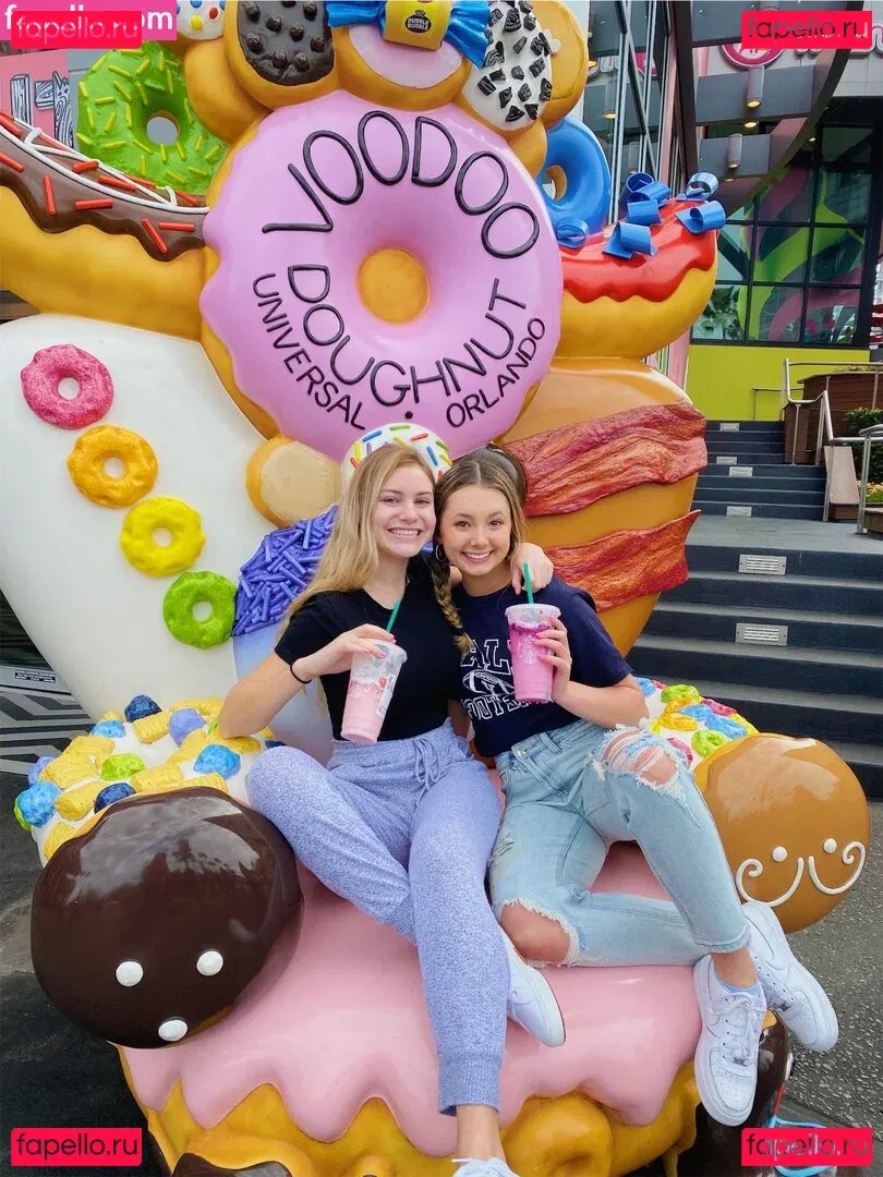 Leah Booth Onlyfans Photo Gallery 