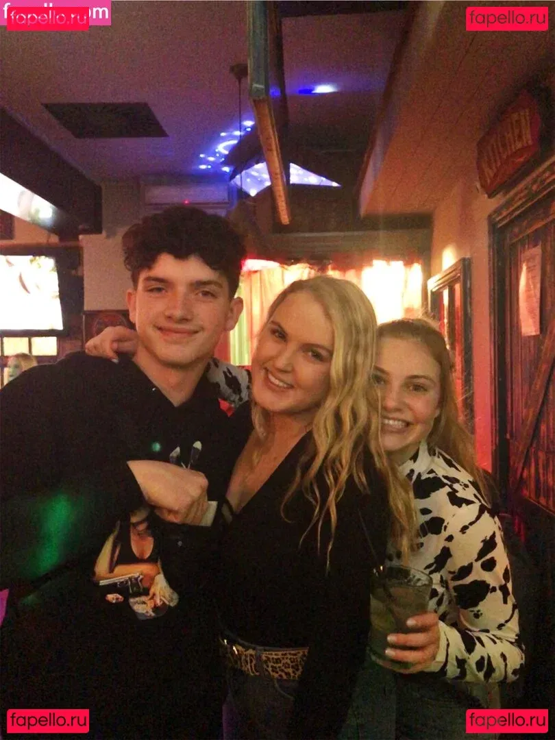 Leah Booth Onlyfans Photo Gallery 