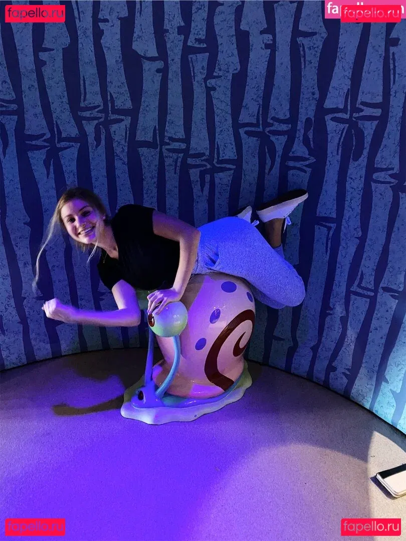 Leah Booth Onlyfans Photo Gallery 