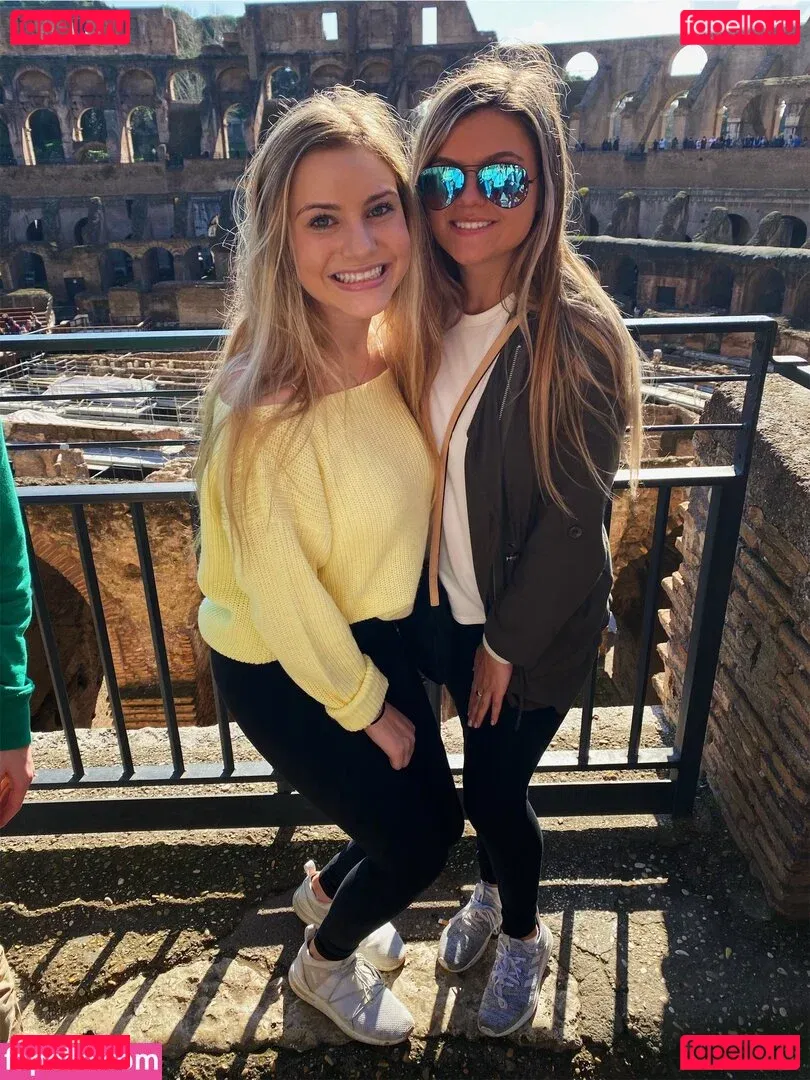 Leah Booth Onlyfans Photo Gallery 