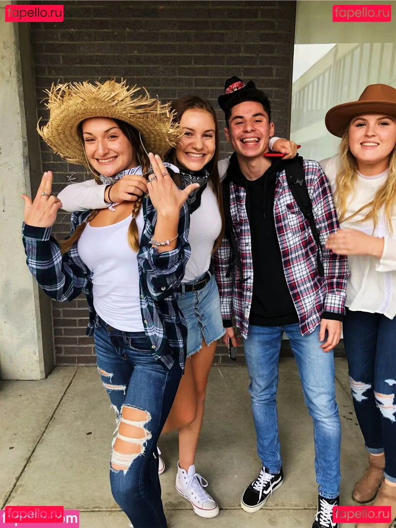 Leah Booth Onlyfans Photo Gallery 