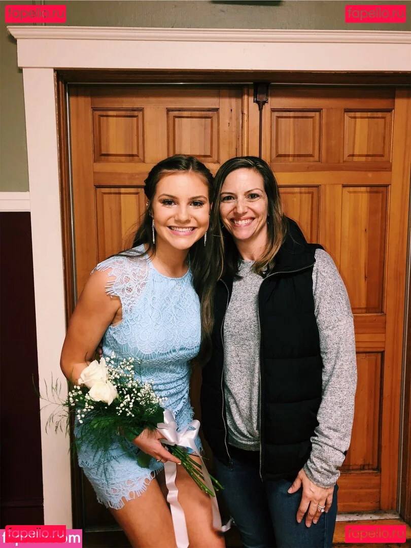 Leah Booth Onlyfans Photo Gallery 