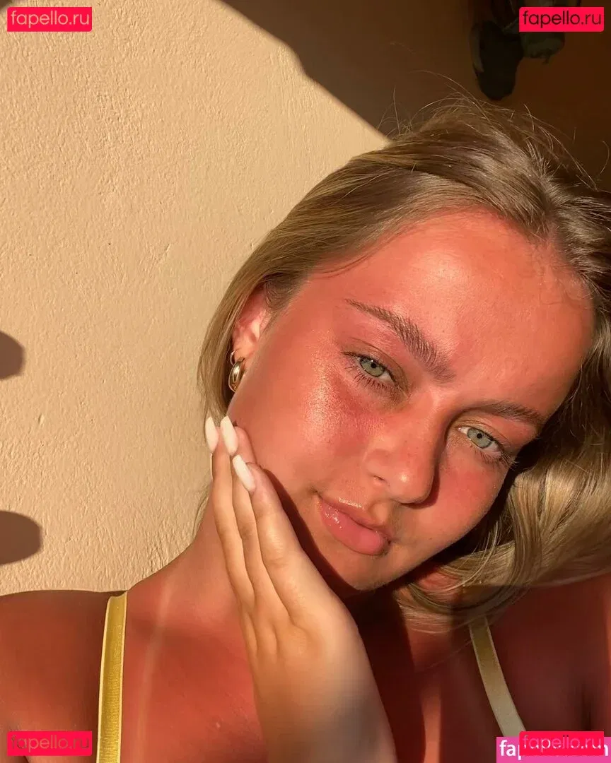 Leah Booth Onlyfans Photo Gallery 