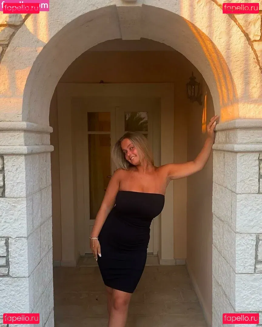 Leah Booth Onlyfans Photo Gallery 