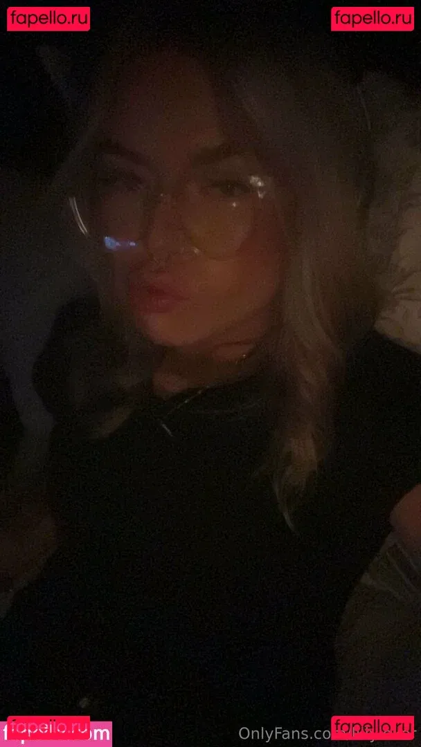 Lily Larimar Onlyfans Photo Gallery 