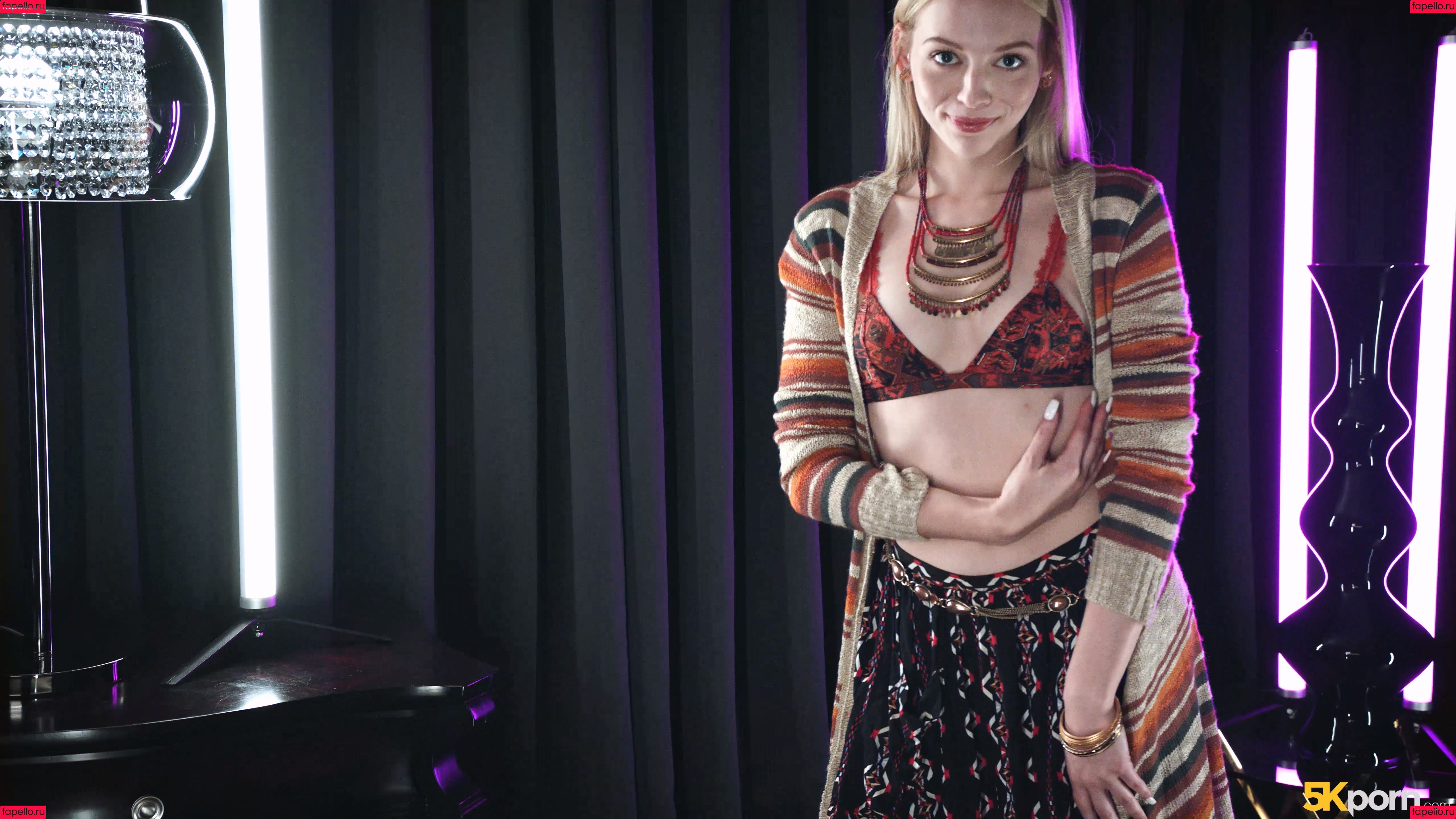 Lily Larimar Onlyfans Photo Gallery 