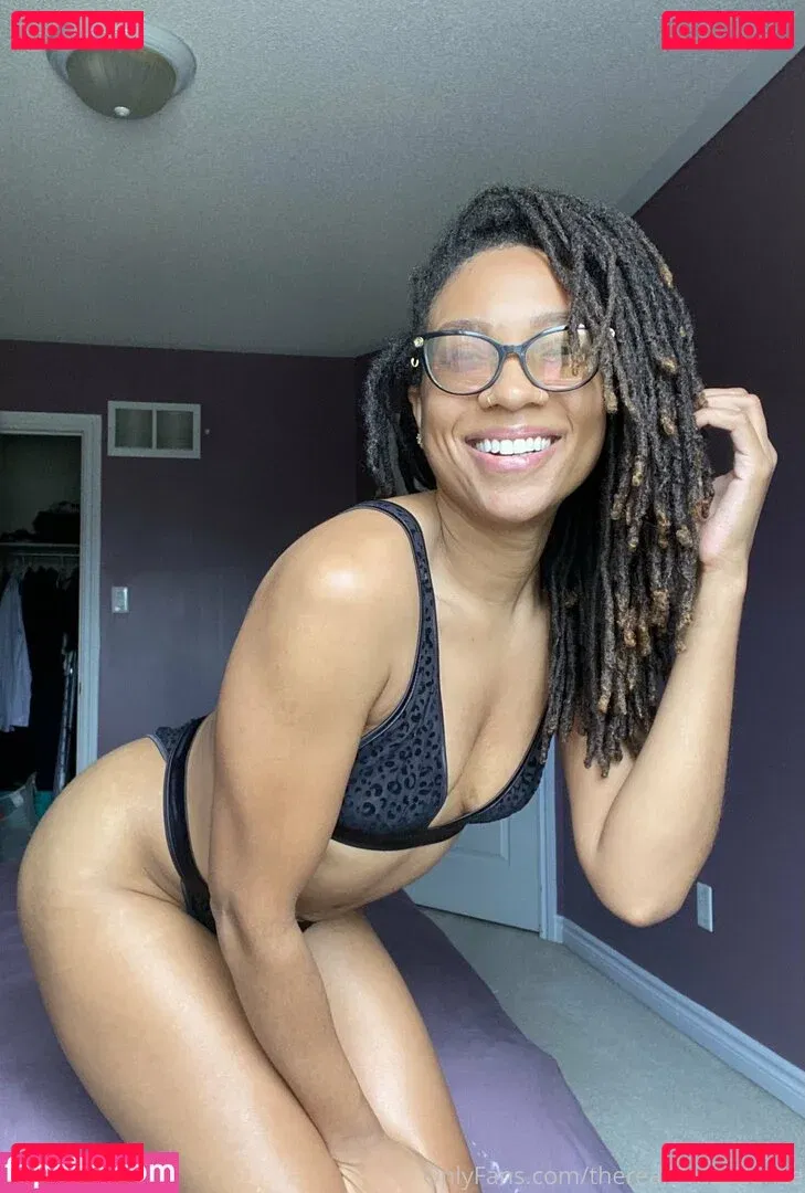 iamkirakadence Onlyfans Photo Gallery 