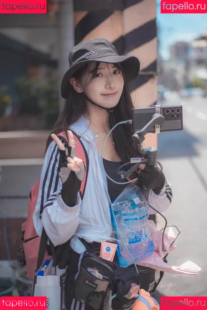 jinnytty Onlyfans Photo Gallery 