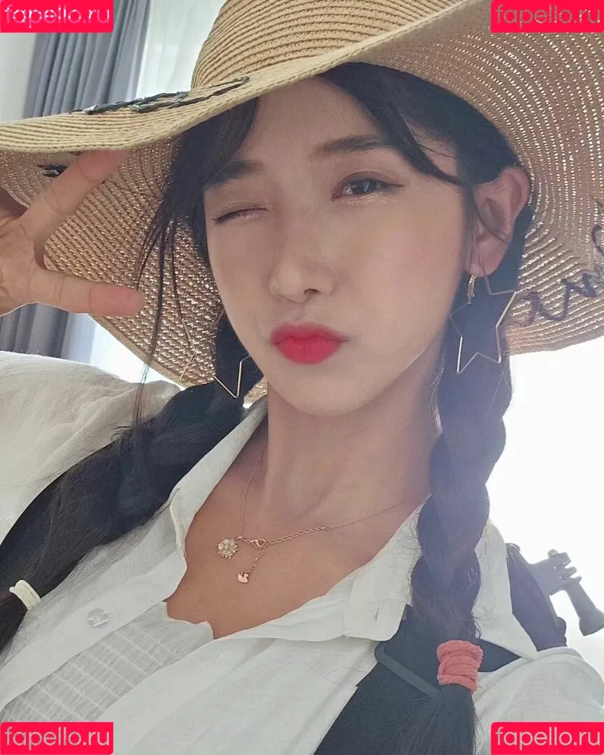 jinnytty Onlyfans Photo Gallery 