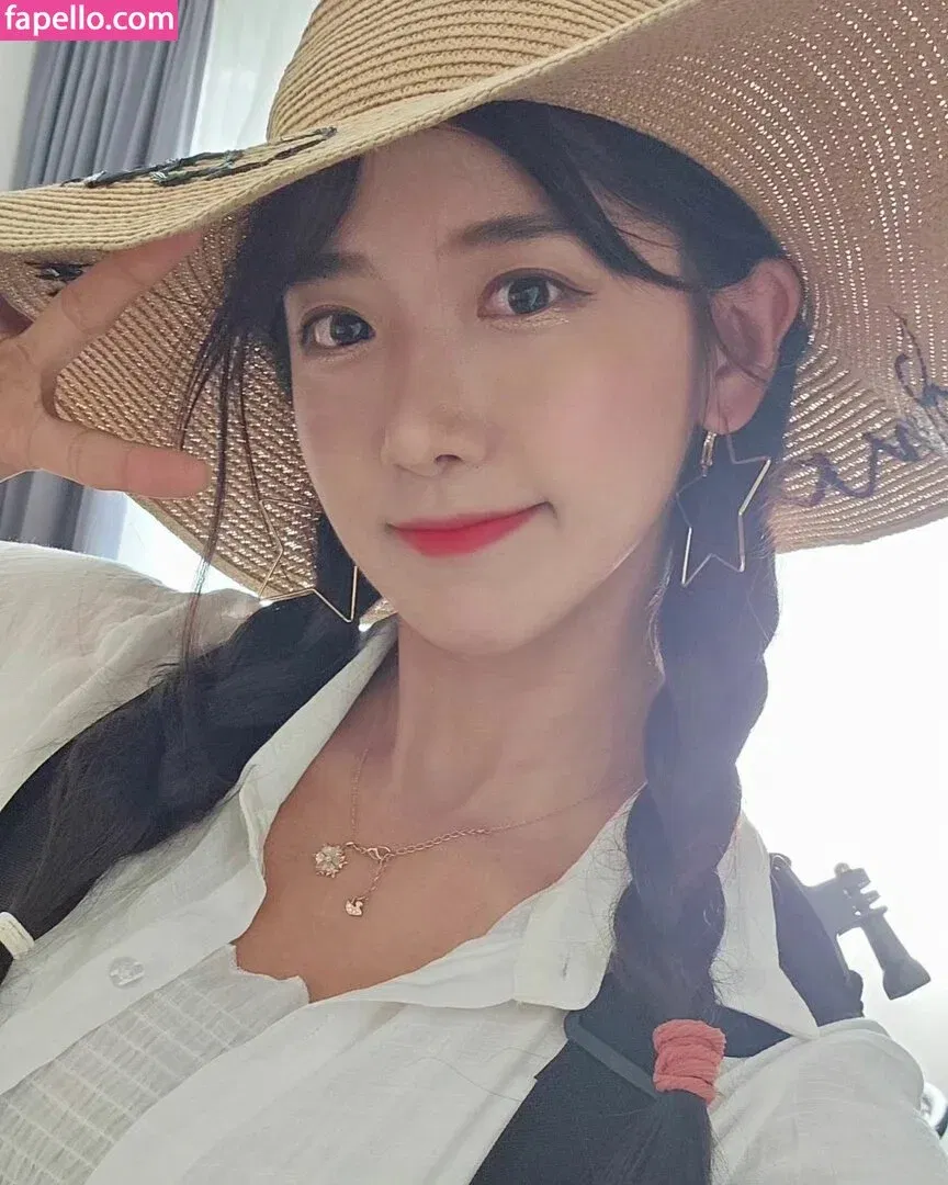 jinnytty Onlyfans Photo Gallery 