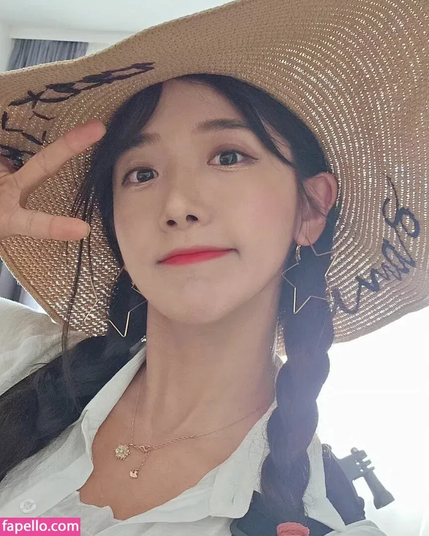 jinnytty Onlyfans Photo Gallery 