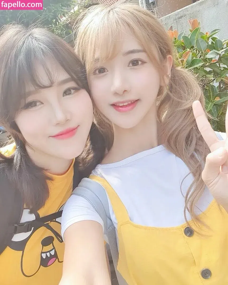 jinnytty Onlyfans Photo Gallery 