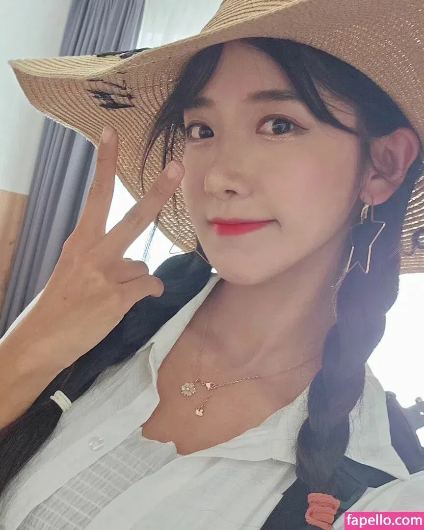 jinnytty Onlyfans Photo Gallery 