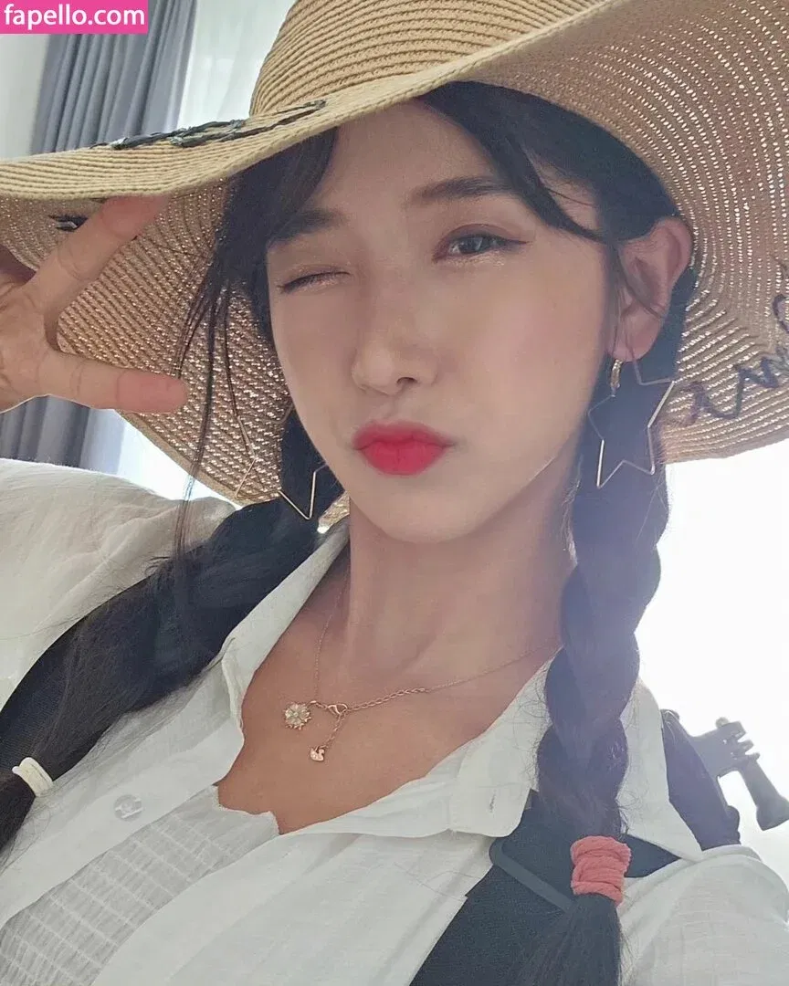 jinnytty Onlyfans Photo Gallery 