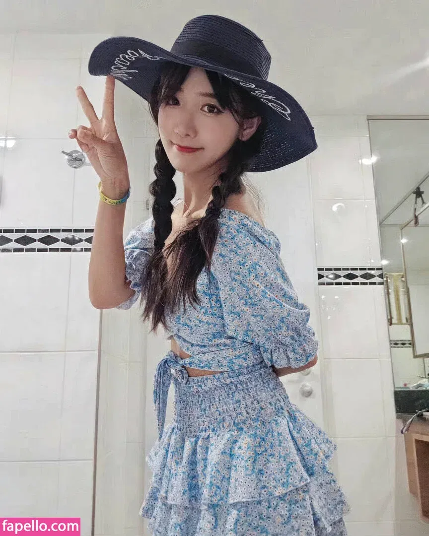 jinnytty Onlyfans Photo Gallery 