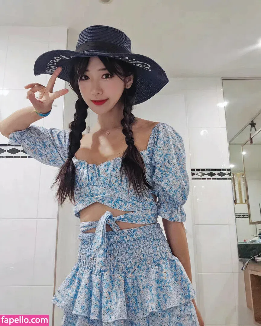 jinnytty Onlyfans Photo Gallery 