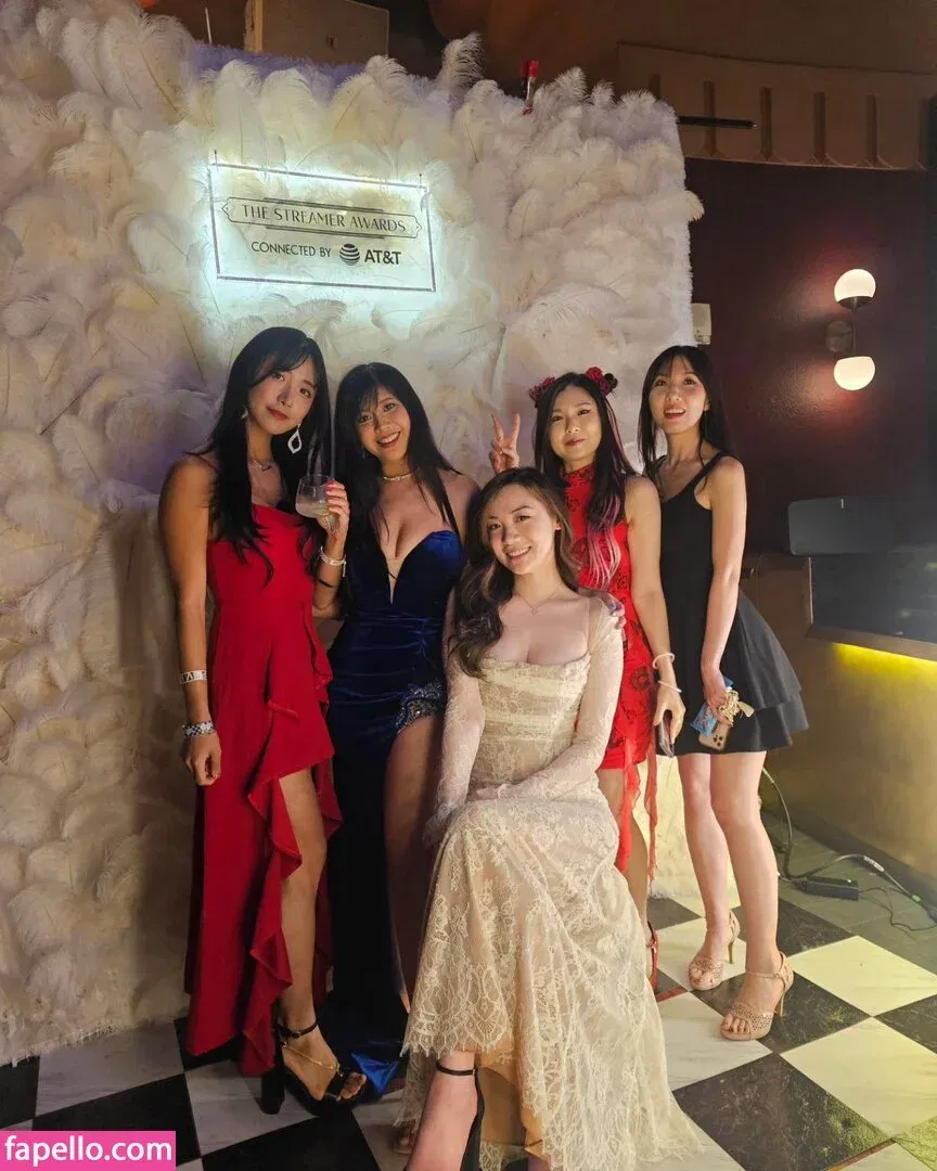 jinnytty Onlyfans Photo Gallery 