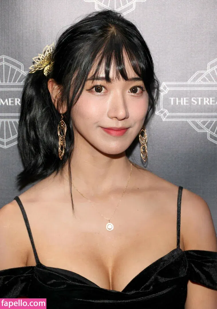 jinnytty Onlyfans Photo Gallery 