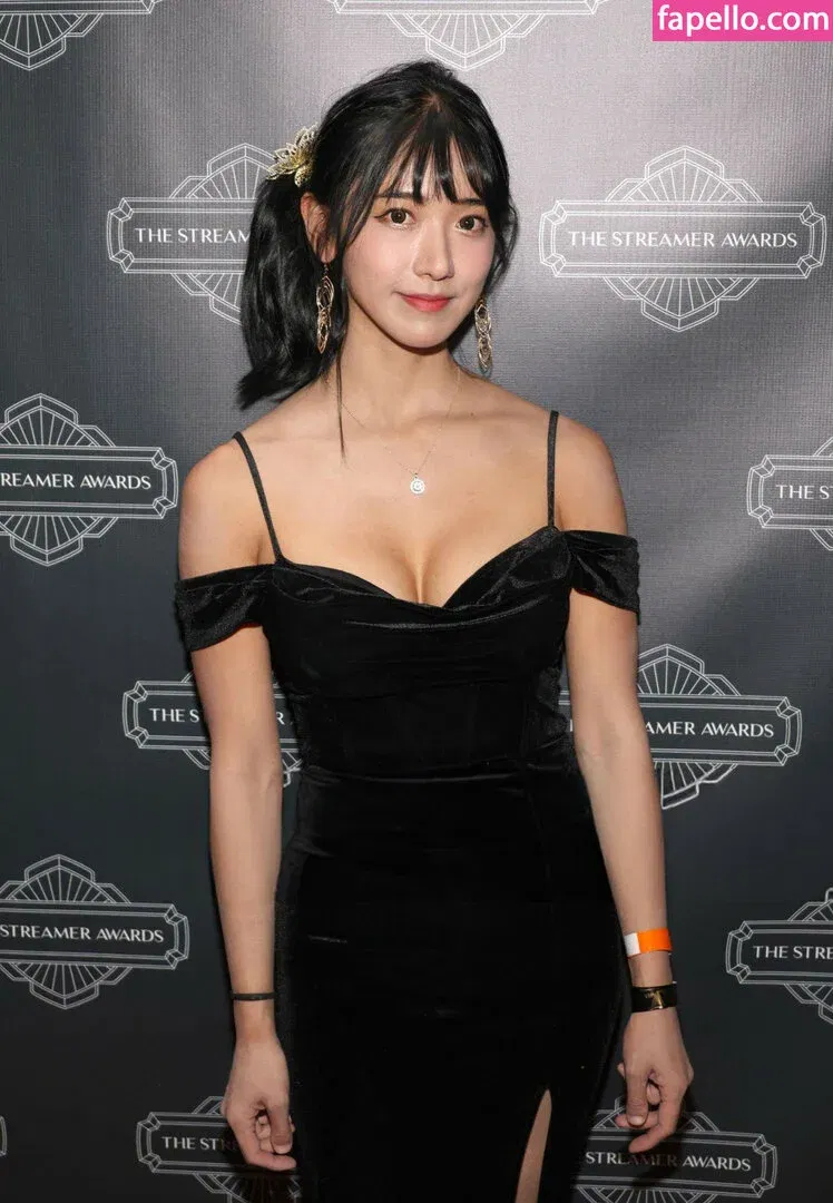 jinnytty Onlyfans Photo Gallery 