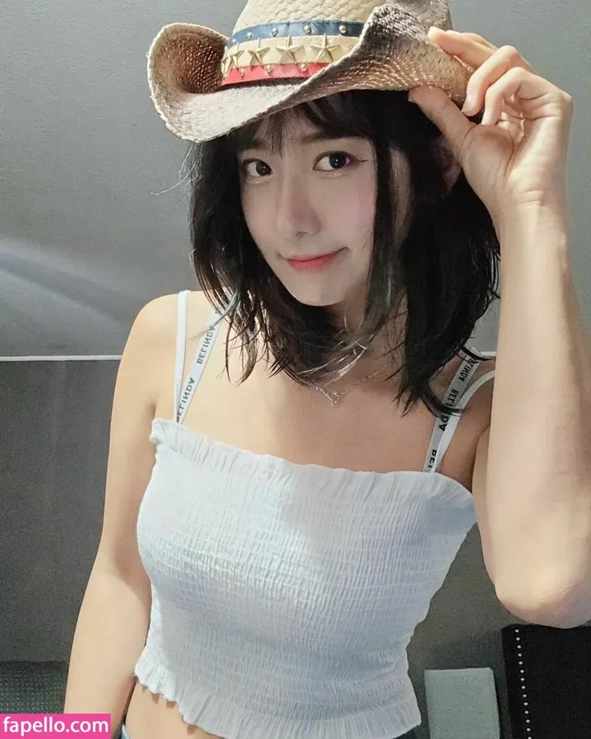 jinnytty Onlyfans Photo Gallery 