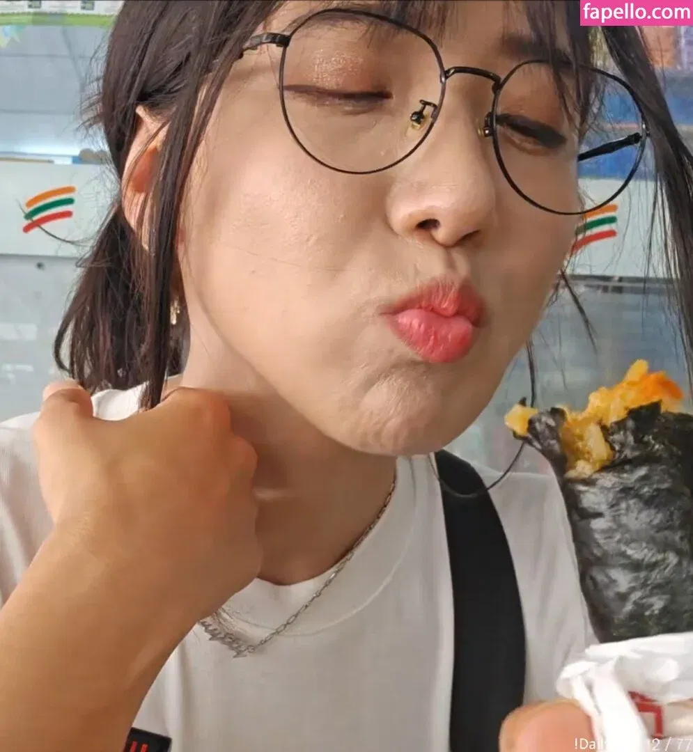 jinnytty Onlyfans Photo Gallery 