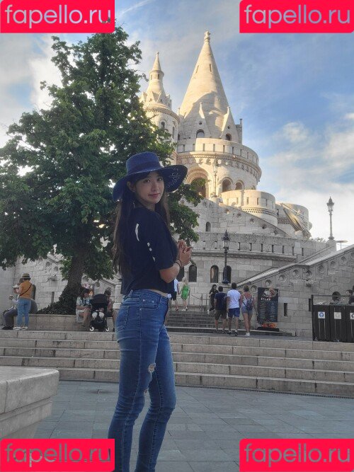 jinnytty Onlyfans Photo Gallery 