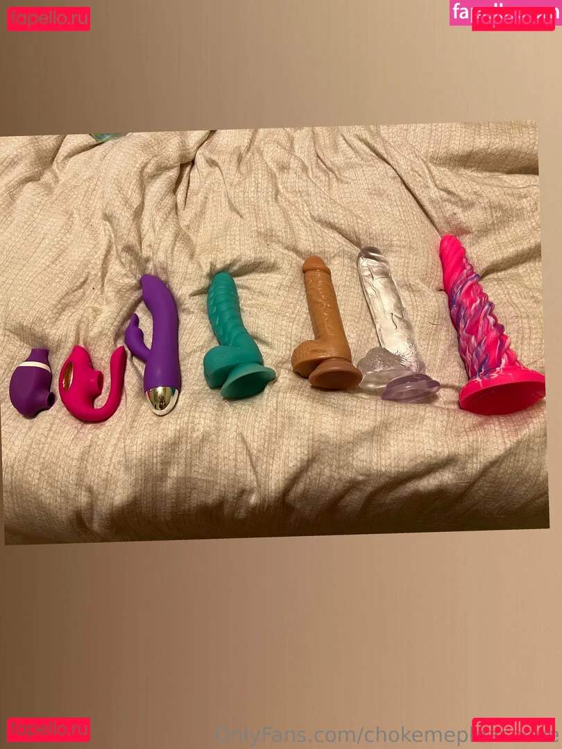 chokemepleaseeee Onlyfans Photo Gallery 