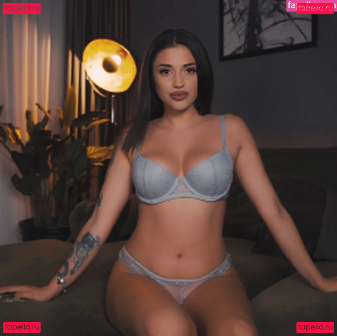 Goddess Tina Onlyfans Photo Gallery 