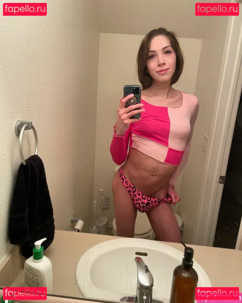 Allie Lilac Onlyfans Photo Gallery 
