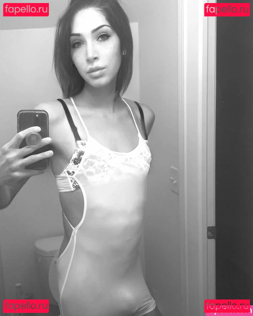 Allie Lilac Onlyfans Photo Gallery 