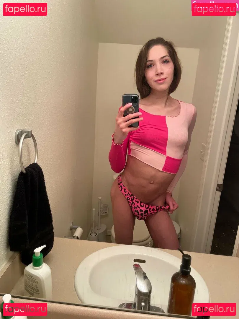 Allie Lilac Onlyfans Photo Gallery 