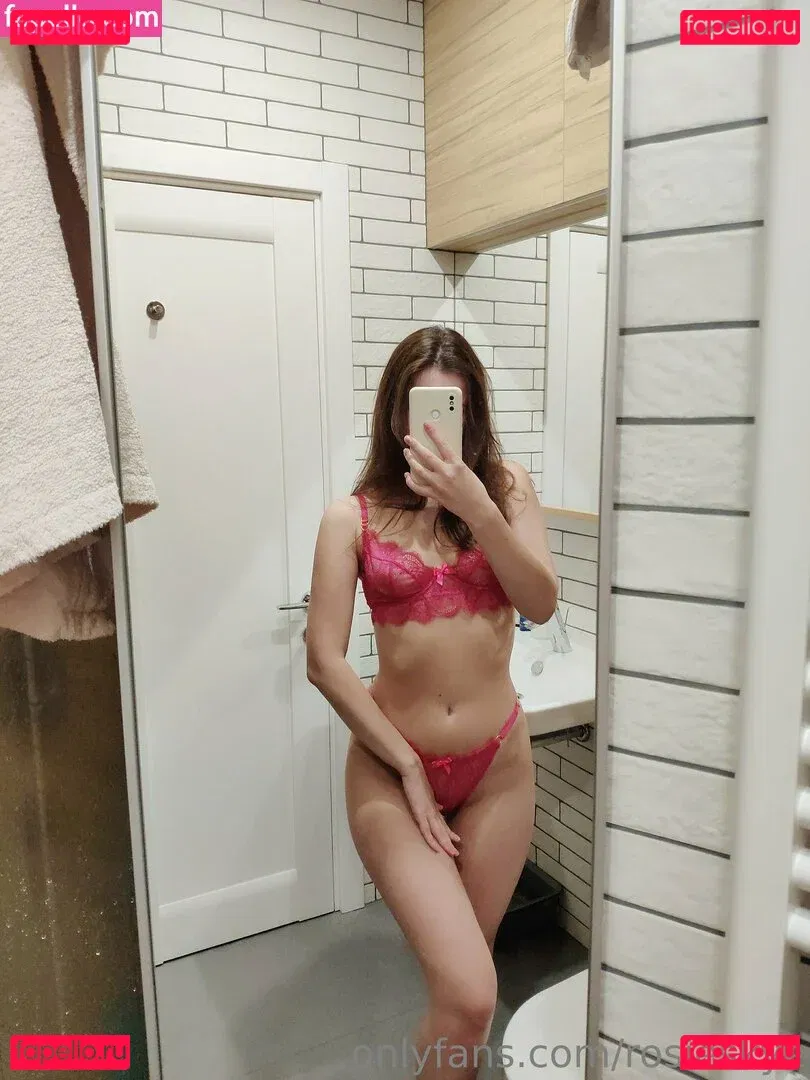 rosieskye Onlyfans Photo Gallery 