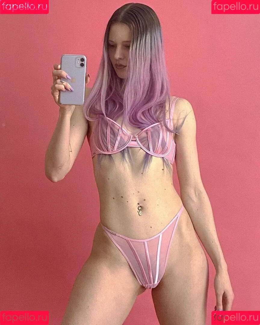 Arvida Bystrom Onlyfans Photo Gallery 