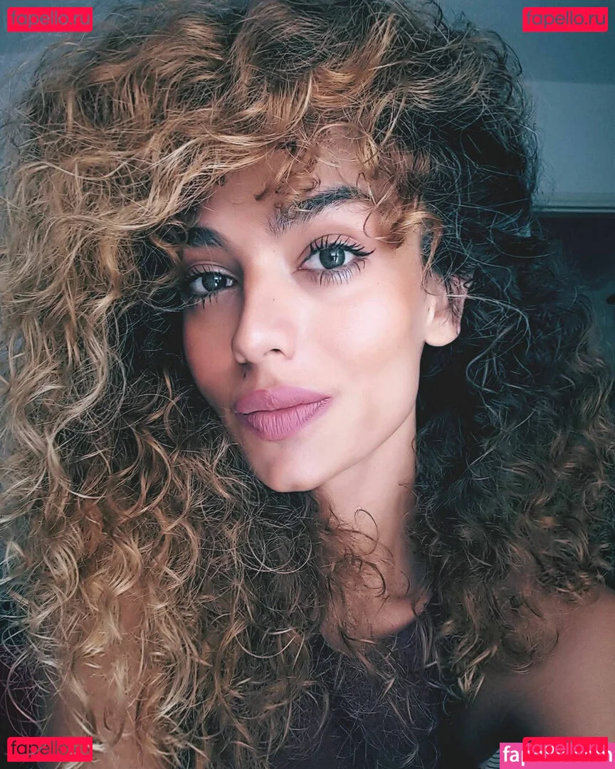 Amanda Chrishell Onlyfans Photo Gallery 