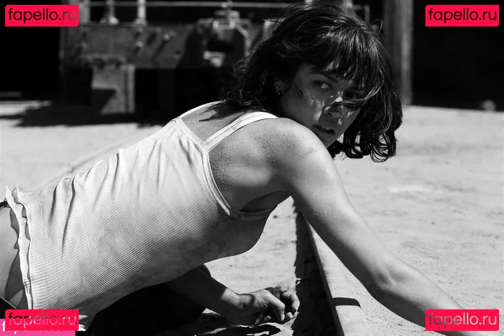 Olga Kurylenko Onlyfans Photo Gallery 