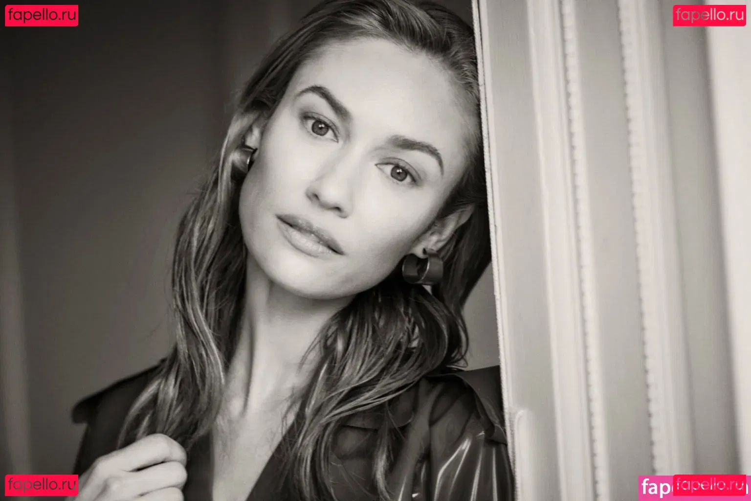 Olga Kurylenko Onlyfans Photo Gallery 